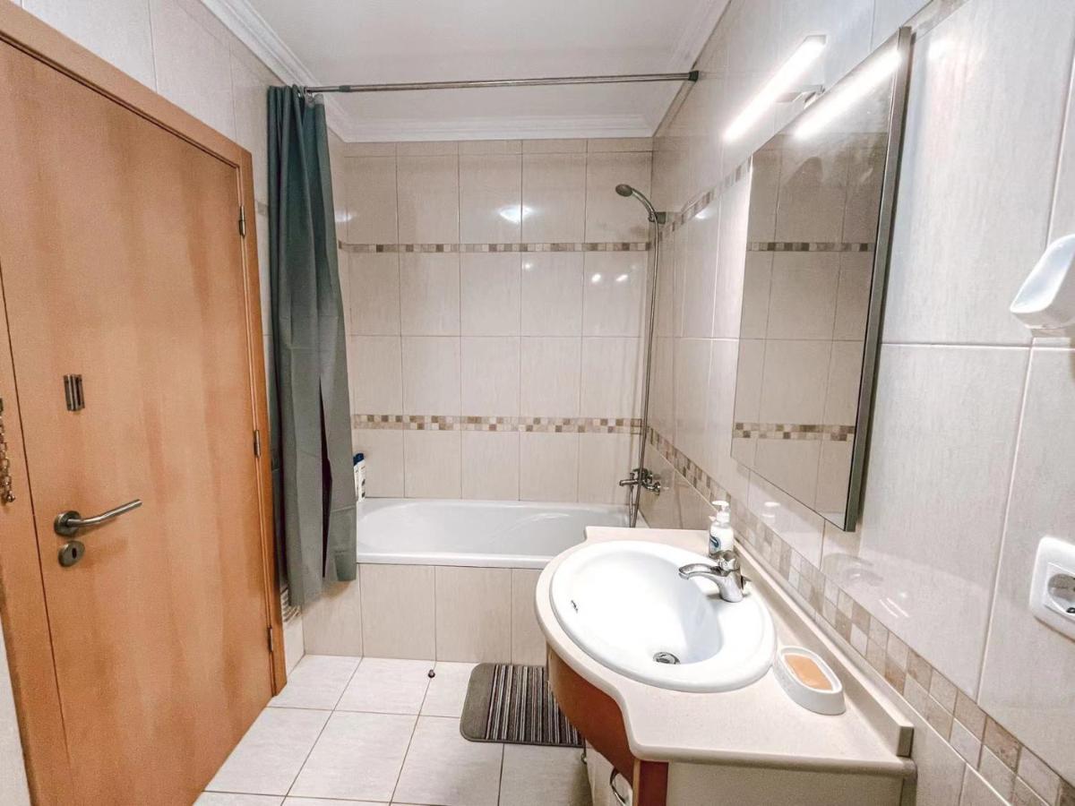 Peniche Master Bedroom With Sea View Balcony, Private Bathroom, Shared Kitchen, Swimming Pool, Surfing * Atouguia Da Baleia